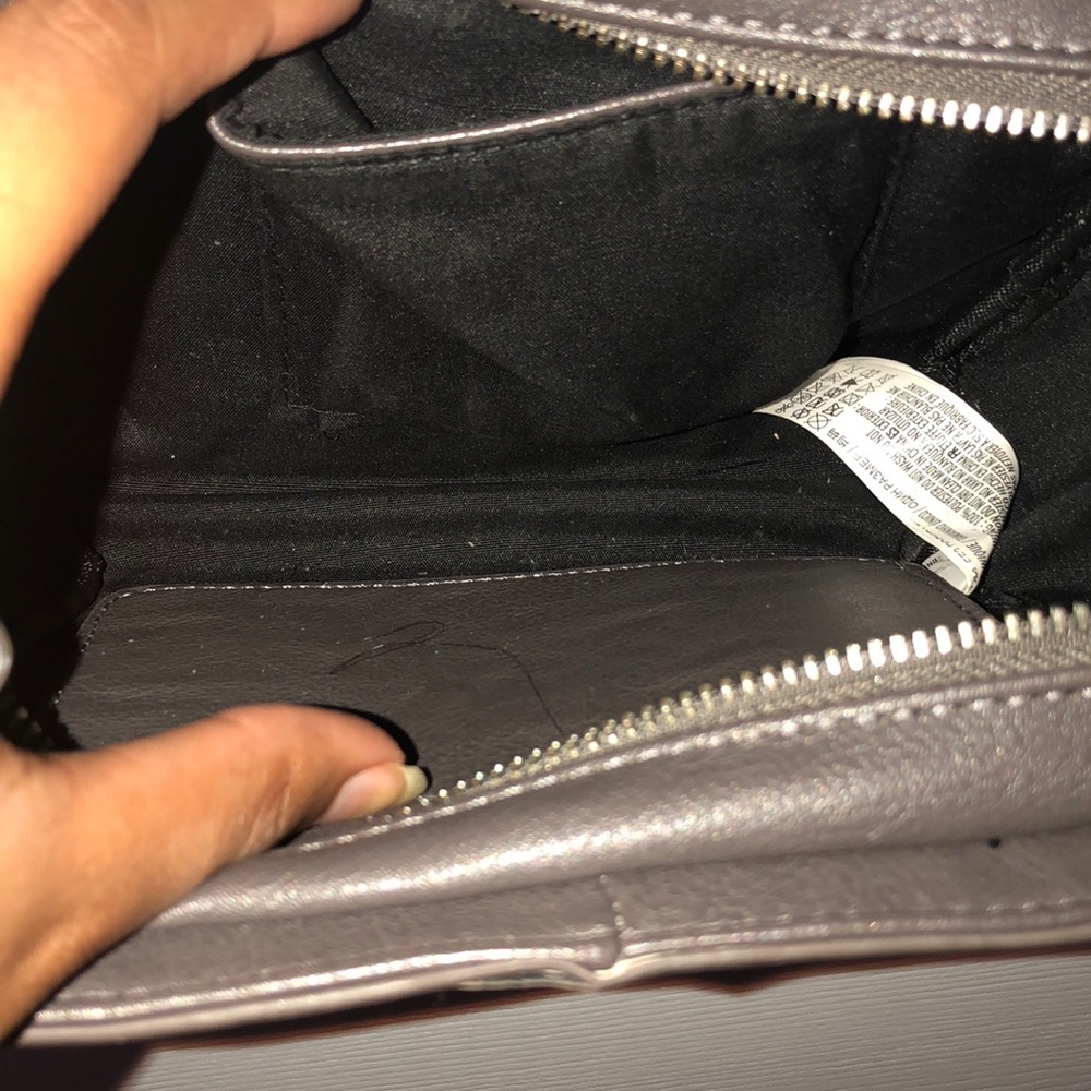 F21 Cross Body - Picture 6 of 7